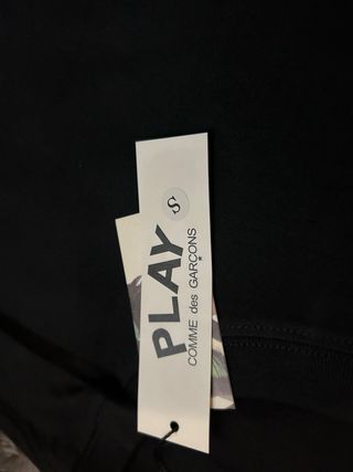 Camiseta Comme des Garçons PLAY Corazón Camuflaje