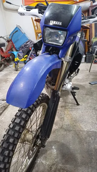 Yamaha XT600E Azul/Blanco