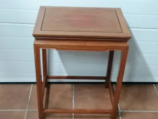 Mesa auxiliar oriental vintage madera