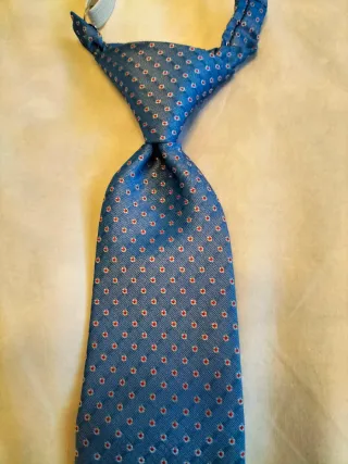 Corbata niño rayas azul,rojo y blanco !Cómo nueva!