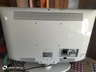 Televisor Samsung Blanco LCD de 32"