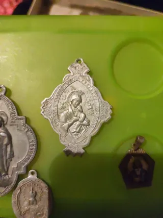 Lotto di 5 antiche medaglie religiose