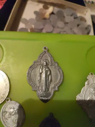 Lotto di 5 antiche medaglie religiose