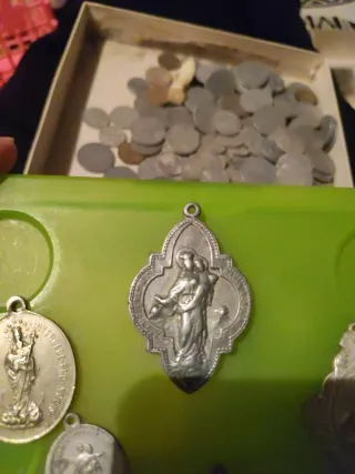 Lotto di 5 antiche medaglie religiose