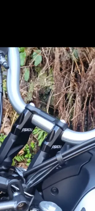 Alzas Manillar Moto Guzzi V85TT Negras