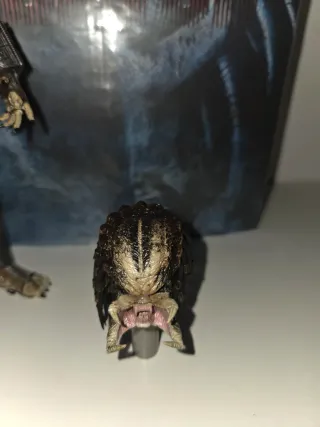 Figura Predator Jungle Hunter Mezco 1987