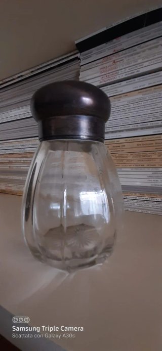 Contenitore antico cristallo e metallo