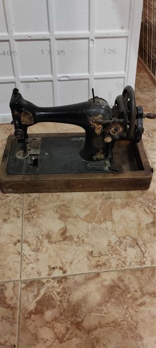 Máquina de coser antigua