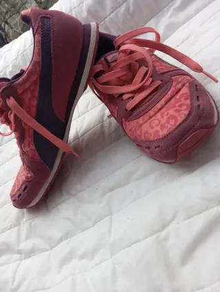 Zapatillas Puma Talla 38 Rosa y Morado