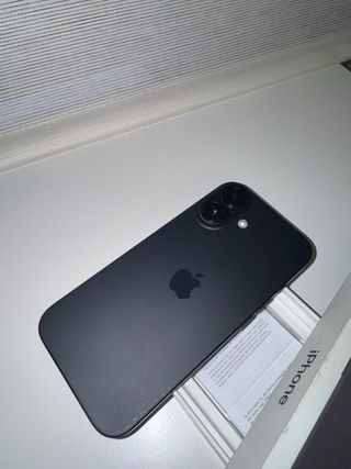 IPHONE 16 en perfecto estado 91%  de batería