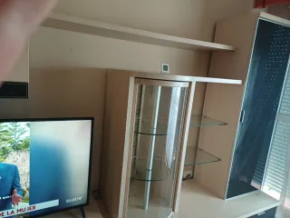 Mueble de salón madera y cristal