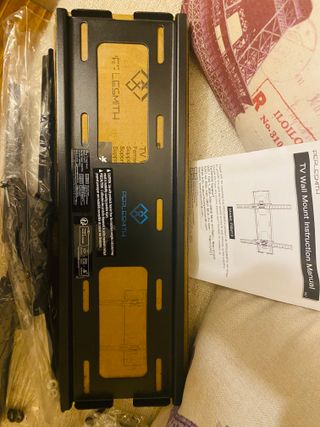 Soporte TV Pared PERLESMITH Inclinable – 26” a 65”