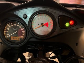 Suzuki SV 650 Negra y Plateada