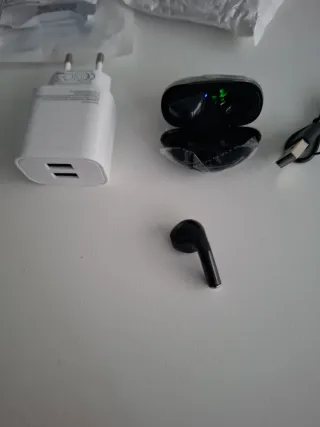 Cargador 2USB 12W + Auriculares Inalámbricos 9e