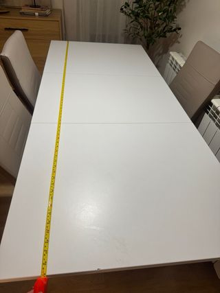 Mesa extensible blanca de madera