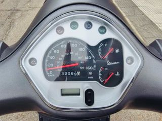 Vespa GTS 300 75 Aniversario Gris