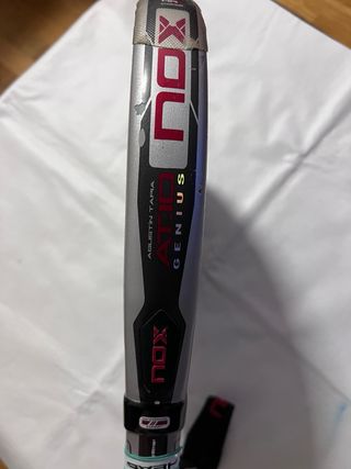 Pala Nox AT10 Genius Agutín Tapia