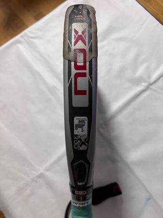 Pala Nox AT10 Genius Agutín Tapia