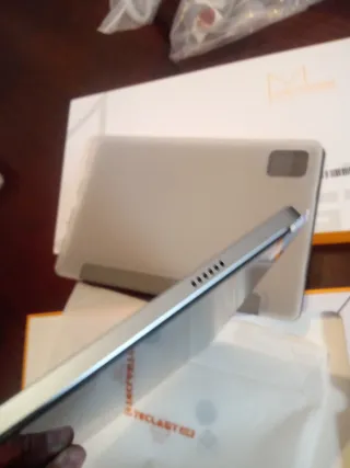 Tablet Teclast M50 con teclado y funda
