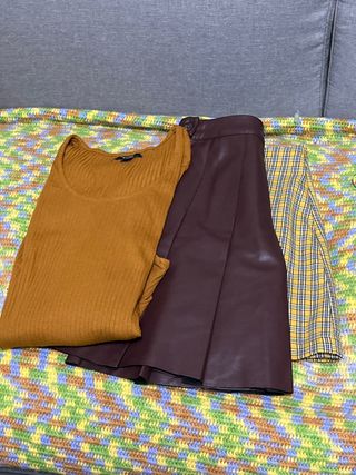 Lote Ropa: Top Marrón y Falda Cuadros Amarilla