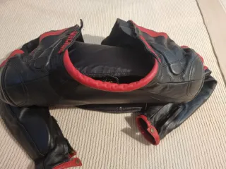 Casaco de cabedal Miline Moto Preto/Vermelho