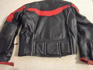 Casaco de cabedal Miline Moto Preto/Vermelho
