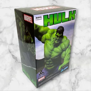 Figura Marvel Hulk Luminasta SEGA premium