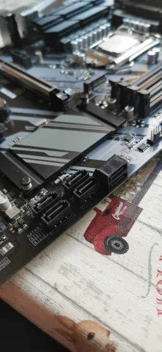 Placa Base Gigabyte Z390 UD