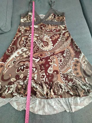 Vestido estampado floral marrón