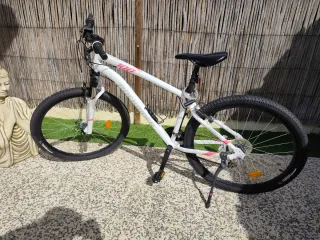 Bicicleta Rockrider de montaña. (27,5")