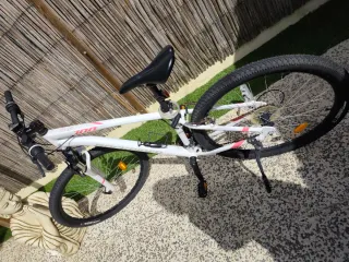 Bicicleta Rockrider de montaña. (27,5")