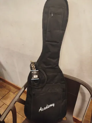 Guitarra Eléctrica Negra Academy nueva