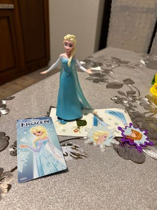 Personaggi Kinder Frozen Elsa