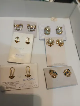 Lote de 6 pares de pendientes chapados en oro