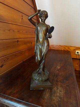 Figura de bronce