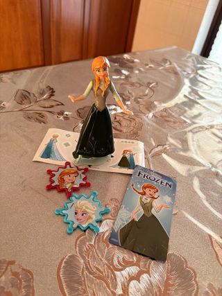 Personaggi Kinder Frozen Anna Elsa