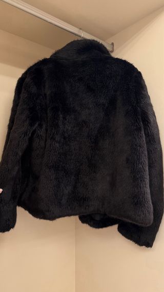 Abrigo pelo negro Pull&Bear Talla única
