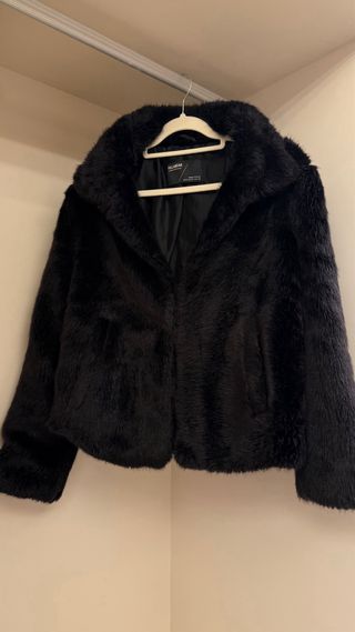 Abrigo pelo negro Pull&Bear Talla única