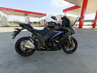Kawasaki ninja z1000sx