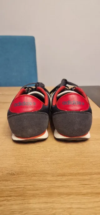 Adidas Neo Talla 41 1/3(25,5 cm)originales