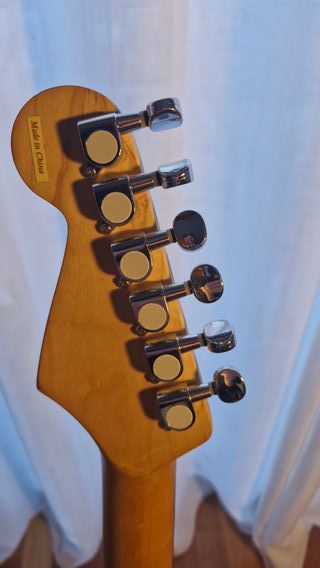 Guitarra Eléctrica Academy Sunburst Nueva