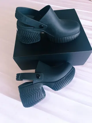 Zuecos Sorel Negros tacón grueso nr 38