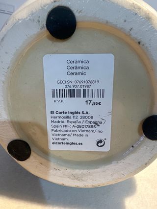 Jarrón de cerámica gris y blanco