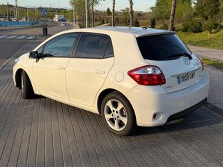 Toyota Auris 2010