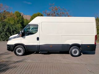 IVECO DAILY CON GAS CNG-COCHE NACIONAL-LIBRO