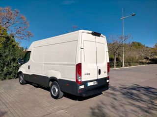 IVECO DAILY CON GAS CNG-COCHE NACIONAL-LIBRO
