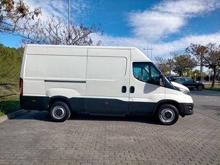 IVECO DAILY CON GAS CNG-COCHE NACIONAL-LIBRO