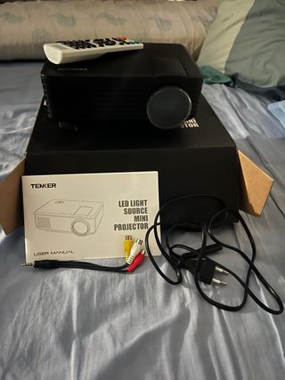 Proyector Mini TENKER LED Negro