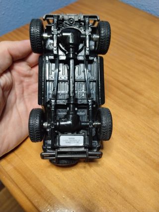 Toyota Land Cruiser LX Serie 70 1/32