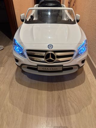 Coche Mercedes GLA a batería